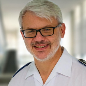 Oberstarzt Dr. med. Willi Schmidbauer